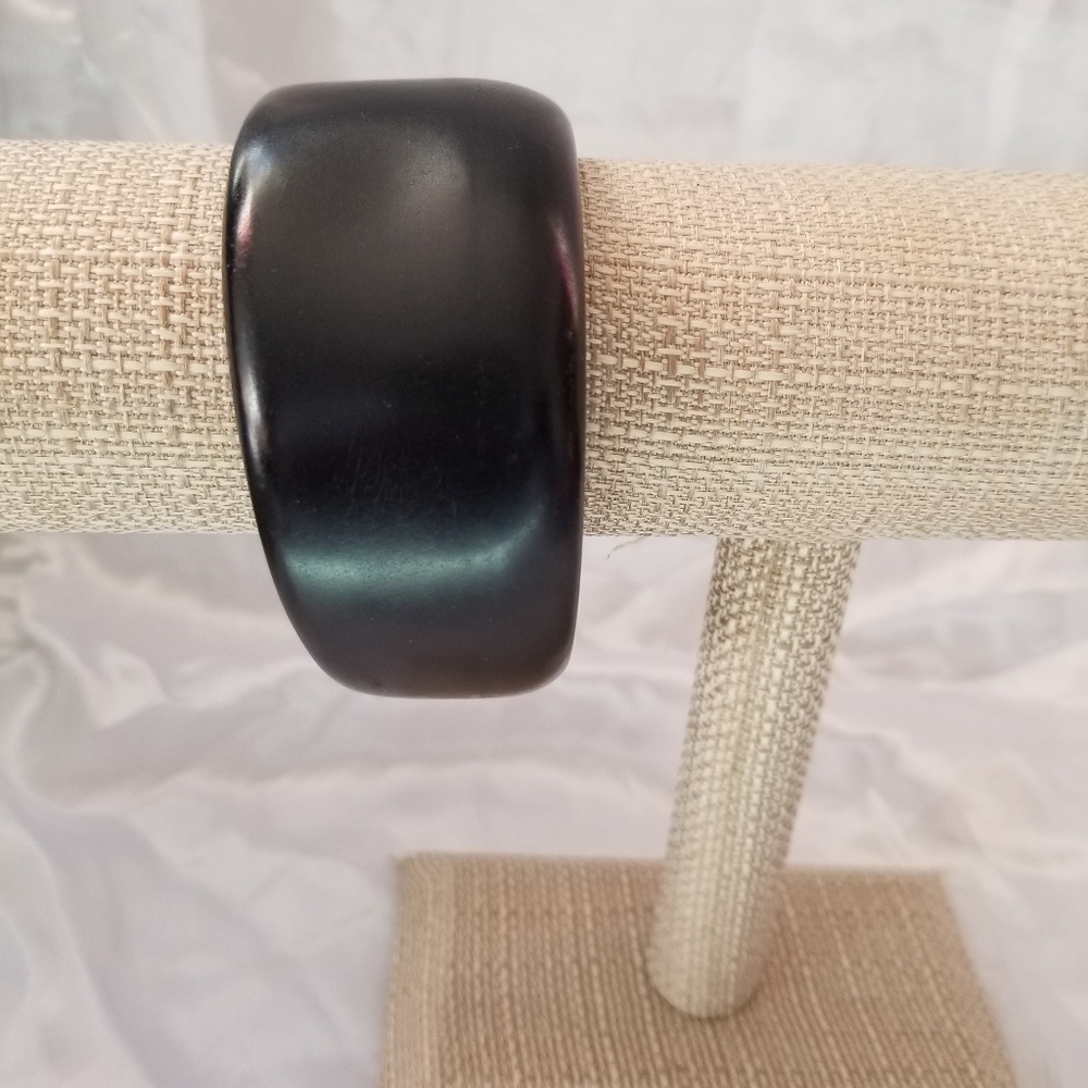 Wavy Chunky Vintage Black  Lucite Bangle Bracelet